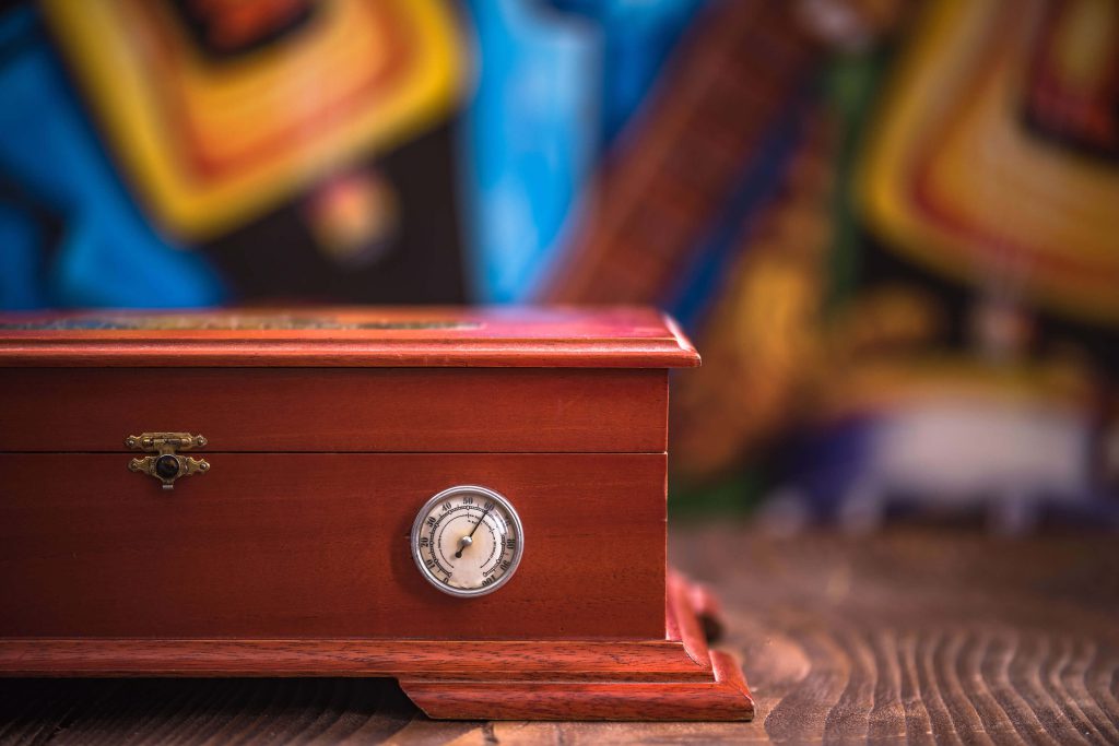 Luxury wooden desk humidor | Source: Merc67 | Padron 1964 Anniversary Cigars