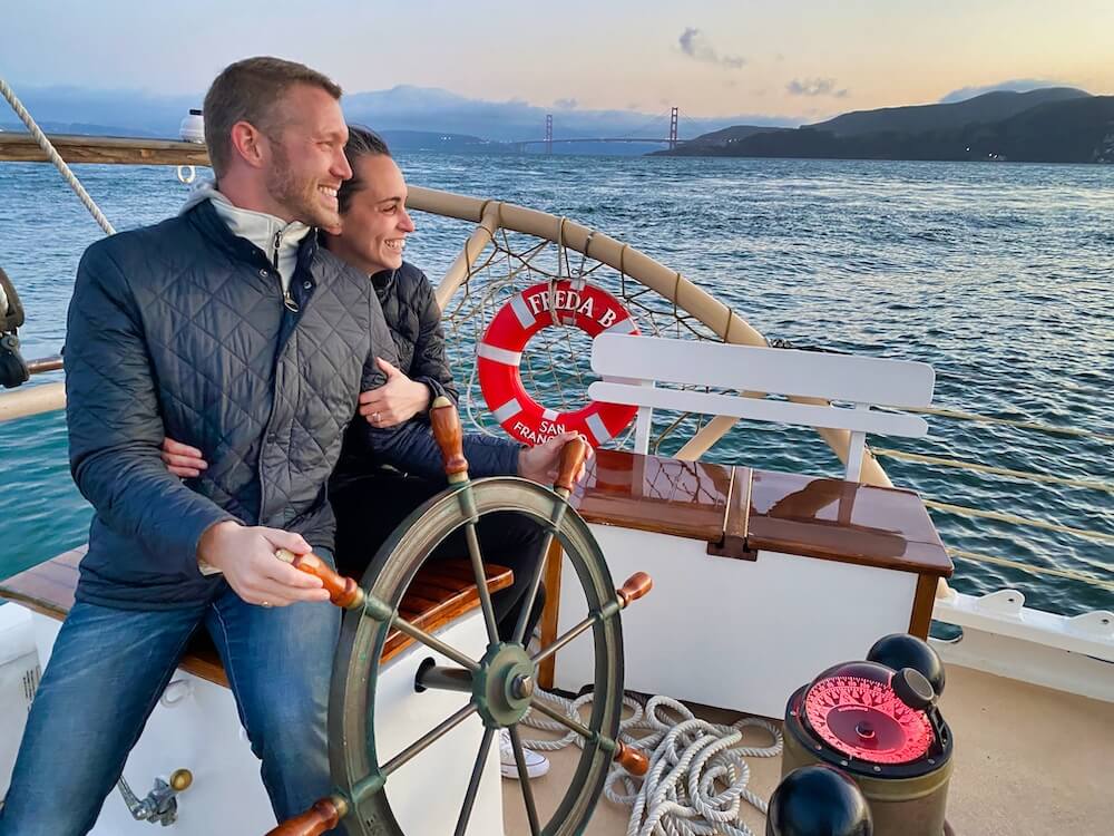 Sailing at sunset in San Francisco Bay | Source: Discover Sausalito